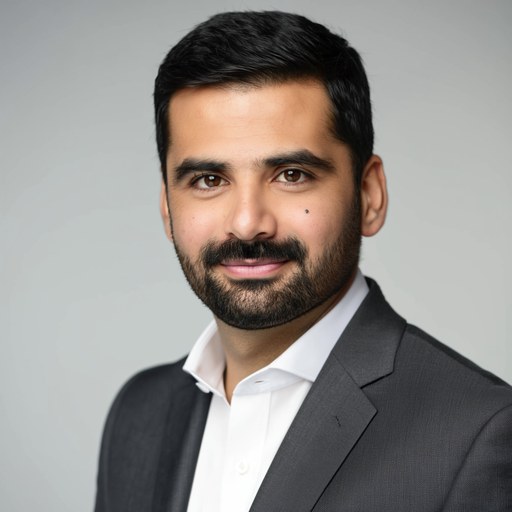 Khalid Al Mansoori, Editor-in-Chief